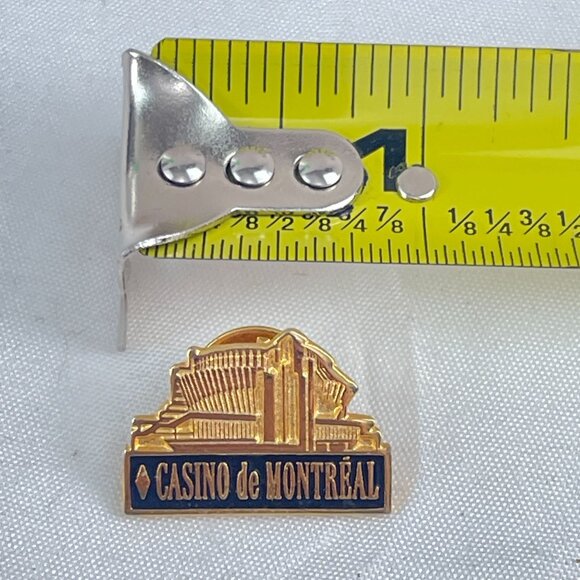 Casino de Montréal Souvenir Lapel Pin Gold Enamel Vintage Canada Badge - Picture 5 of 5